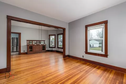Living - 129 Cash St, Seneca, IL 61360 photo 1 of 3