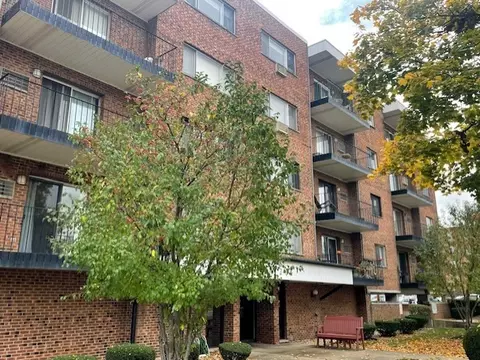 205 W Miner St #208, Arlington Heights, IL 60005