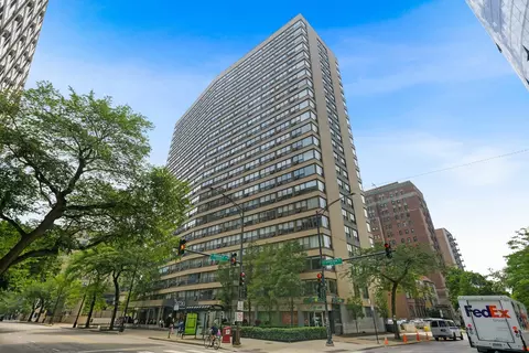 2930 N Sheridan Rd #1803, Chicago, IL 60657