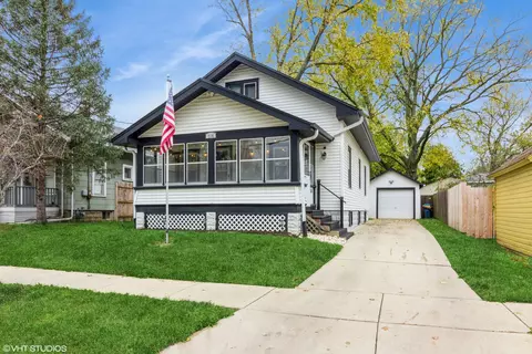 318 Ashland Ave, Aurora, IL 60505
