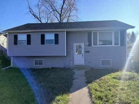 2121 Carmel Blvd, Zion, IL 60099