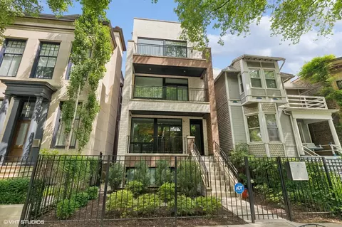 818 W Altgeld St #1, Chicago, IL 60614