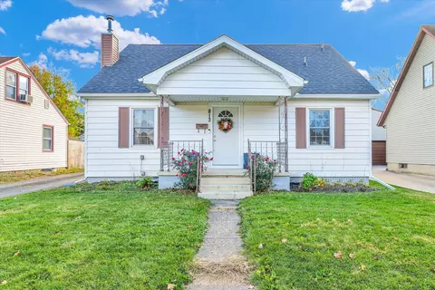 813 W Maple St, Champaign, IL 61820