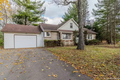 19560 W Rollins Rd, Lake Villa, IL 60046