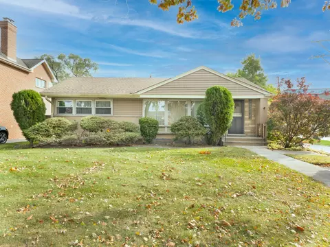 1933 S Crescent Ave, Park Ridge, IL 60068