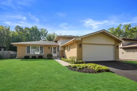 7040 Foster Rd, Downers Grove, IL 60516