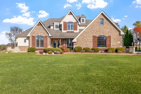 13810 W Debbie Ln, Mokena, IL 60448