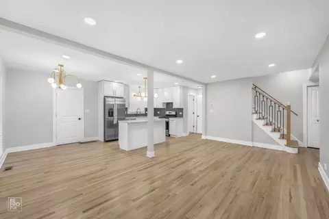 Living - 7621 S Artesian Ave, Chicago, IL 60652 photo 2 of 3
