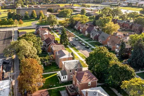 View/Area - 7621 S Artesian Ave, Chicago, IL 60652 photo 3 of 7