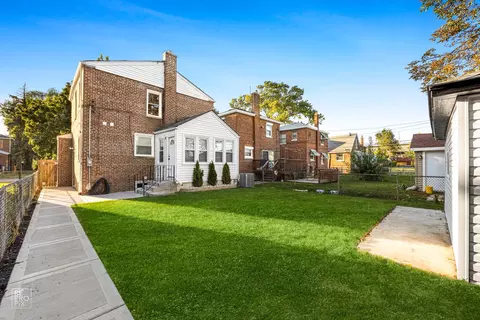 Exterior - 7621 S Artesian Ave, Chicago, IL 60652 photo 2 of 3