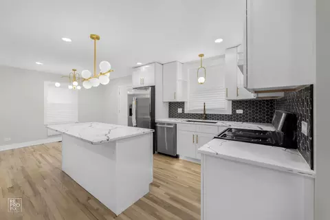 Kitchen - 7621 S Artesian Ave, Chicago, IL 60652 photo 3 of 3