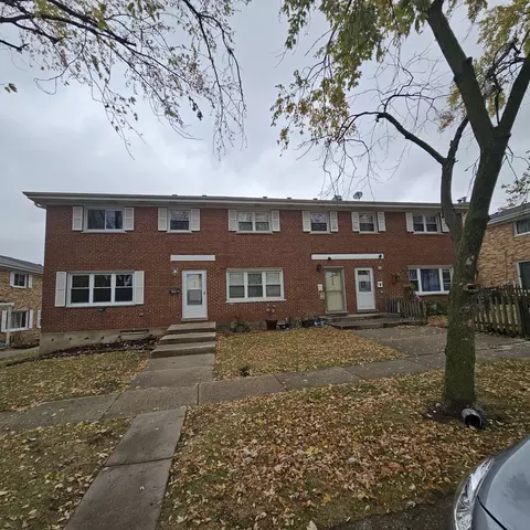 554 Lynn Ct #A, Glendale Heights, IL 60139