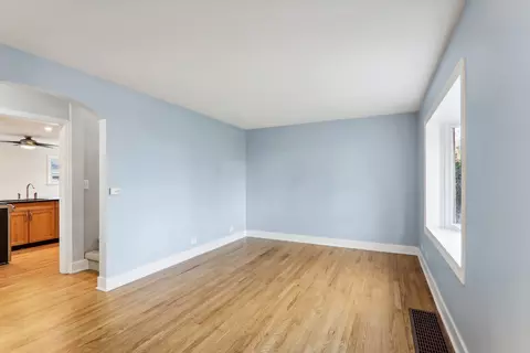 516 N Maple St, Mount Prospect, IL 60056 photo 5
