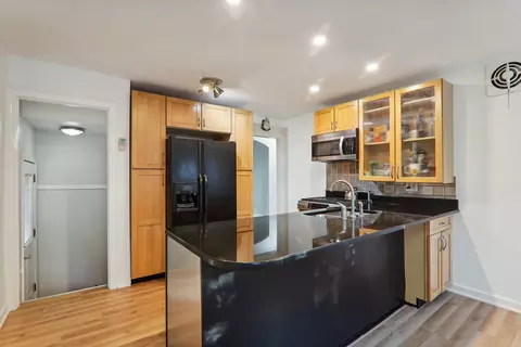 516 N Maple St, Mount Prospect, IL 60056 photo 8