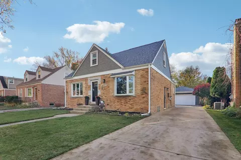 516 N Maple St, Mount Prospect, IL 60056 photo 2