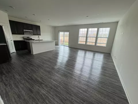 1209 Draper Rd, Mchenry, IL 60050 photo 2