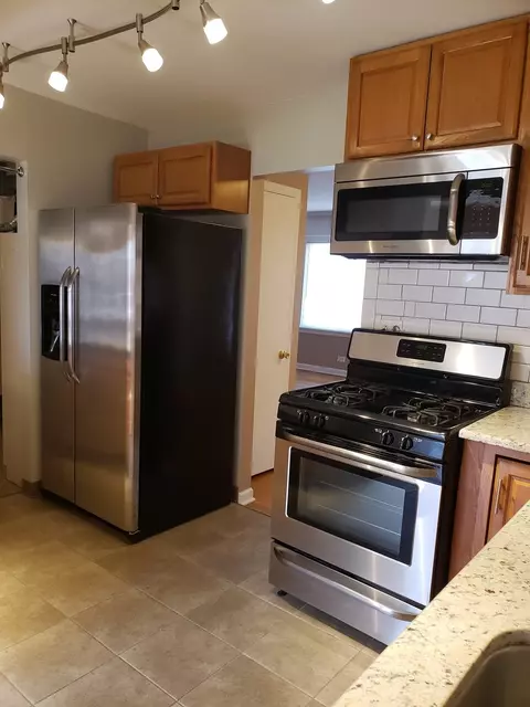 3775 Maple Ave, Northbrook, IL 60062 photo 5