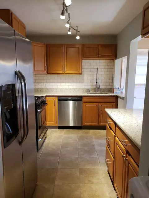 3775 Maple Ave, Northbrook, IL 60062 photo 4