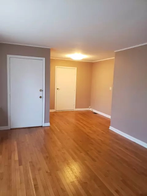3775 Maple Ave, Northbrook, IL 60062 photo 2