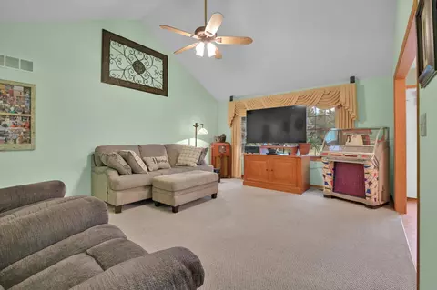 401 Mccoy Ct, Minooka, IL 60447 photo 6