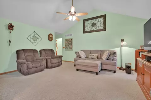 401 Mccoy Ct, Minooka, IL 60447 photo 7