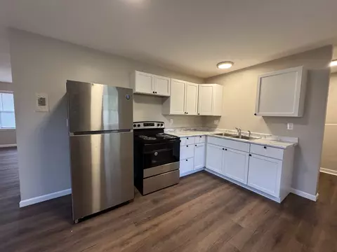 Kitchen - 1605 Williamsburg Dr, Champaign, IL 61821 photo 1 of 2