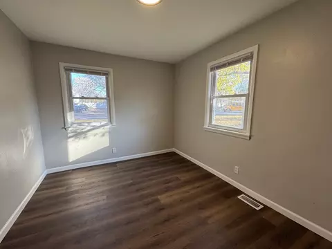 Bedroom - 1605 Williamsburg Dr, Champaign, IL 61821 photo 3 of 3