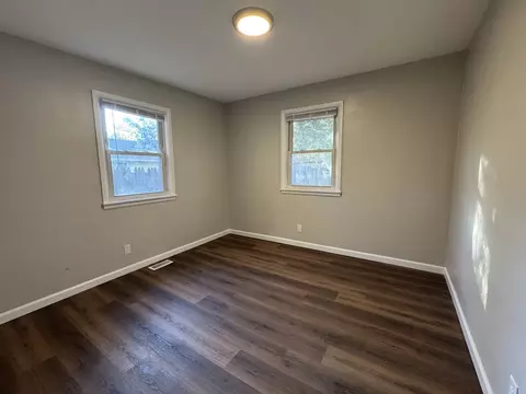 Bedroom - 1605 Williamsburg Dr, Champaign, IL 61821 photo 1 of 3