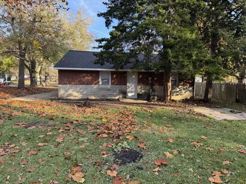 Exterior - 1605 Williamsburg Dr, Champaign, IL 61821 photo 2 of 2