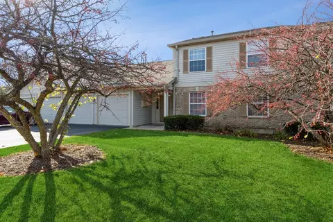 1103 Yorkshire Ct #A, Elgin, IL 60120