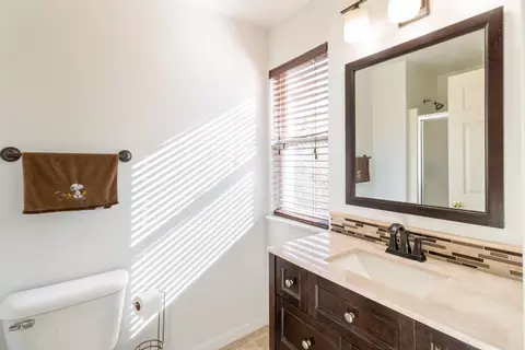 Bath - 1103 Yorkshire Ct #A, Elgin, IL 60120 photo 1 of 2