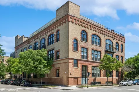 1050 W Hubbard St #2E, Chicago, IL 60642
