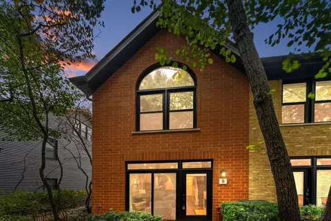 1801 W Diversey Pkwy #8, Chicago, IL 60614