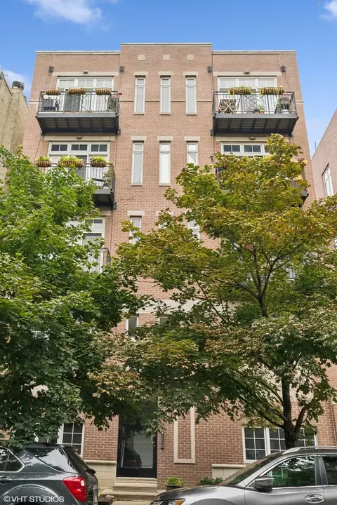1875 N Winnebago Ave #3, Chicago, IL 60647