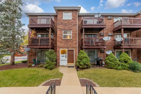 14800 Kilpatrick Ave #306, Midlothian, IL 60445