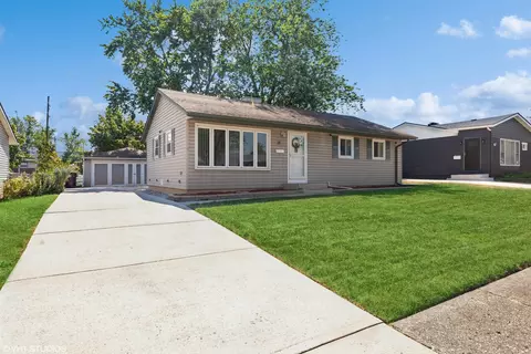 78 E Normandy Dr, Chicago Heights, IL 60411