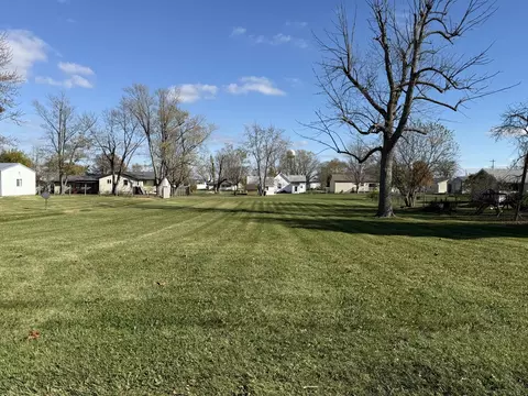 310 N West St, Gifford, IL 61847