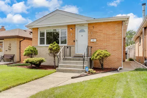 7544 Lockwood Ave, Burbank, IL 60459