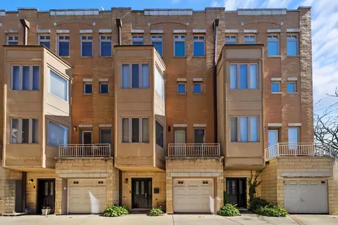 3256 W Armitage Ave #2, Chicago, IL 60647