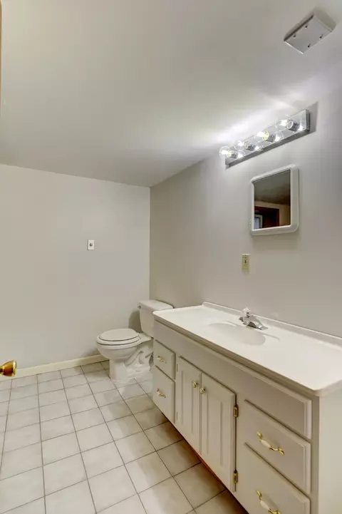 Bath - 3801 217th St, Matteson, IL 60443 photo 3 of 4