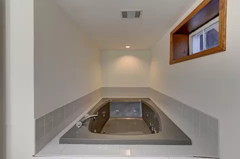 Bath - 3801 217th St, Matteson, IL 60443 photo 4 of 4