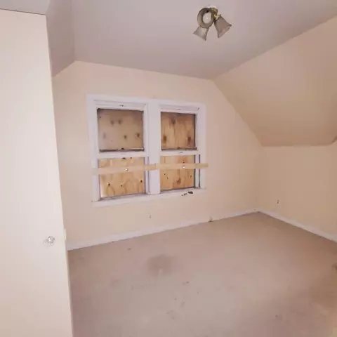 Bedroom - 5639 S Artesian Ave, Chicago, IL 60629 photo 2 of 2