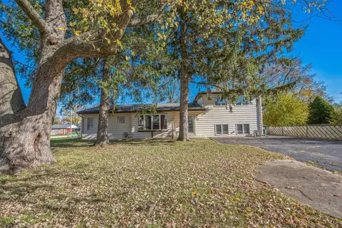 8001 S 84th Ct, Justice, IL 60458
