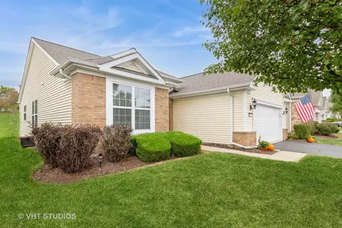 850 Cascade Falls Dr, Elgin, IL 60124 photo 3