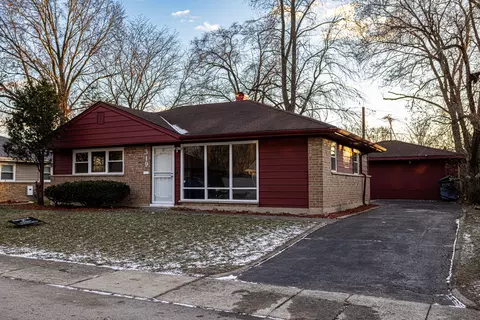 319 Mohawk St, Park Forest, IL 60466