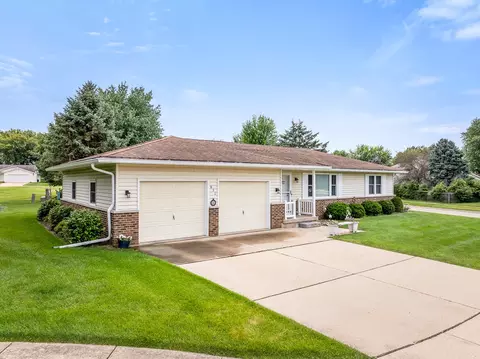 831 Sutton Pl, Freeport, IL 61032
