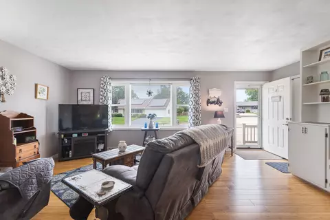 831 Sutton Pl, Freeport, IL 61032 photo 14