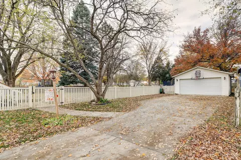 Exterior - 1017 E Chamberlin St, Dixon, IL 61021 photo 5 of 8
