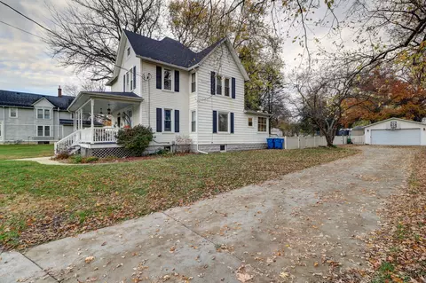 Other - 1017 E Chamberlin St, Dixon, IL 61021 photo 1 of 6