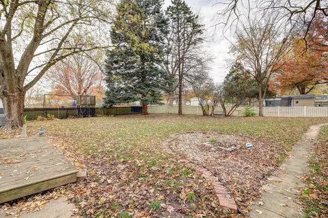 Exterior - 1017 E Chamberlin St, Dixon, IL 61021 photo 6 of 8